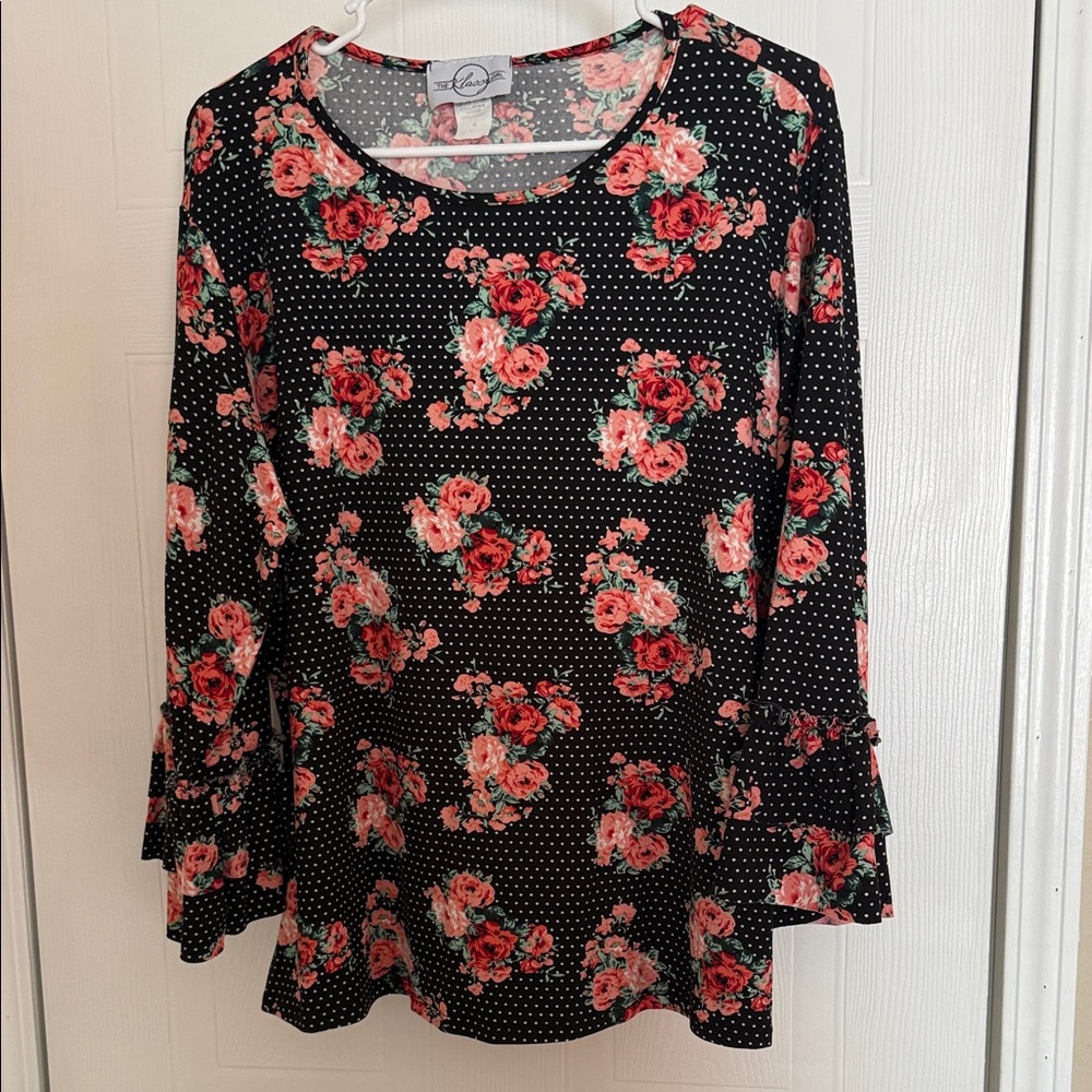 ⭐️Chic Floral Black and Pink Blouse with Ruffled Sleeves